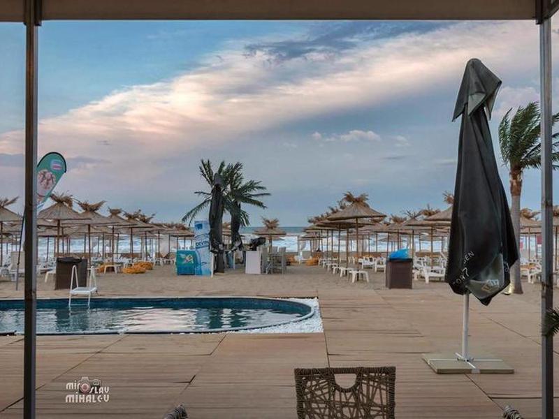 EB276D62473AC7BB5BFBAAD529353543