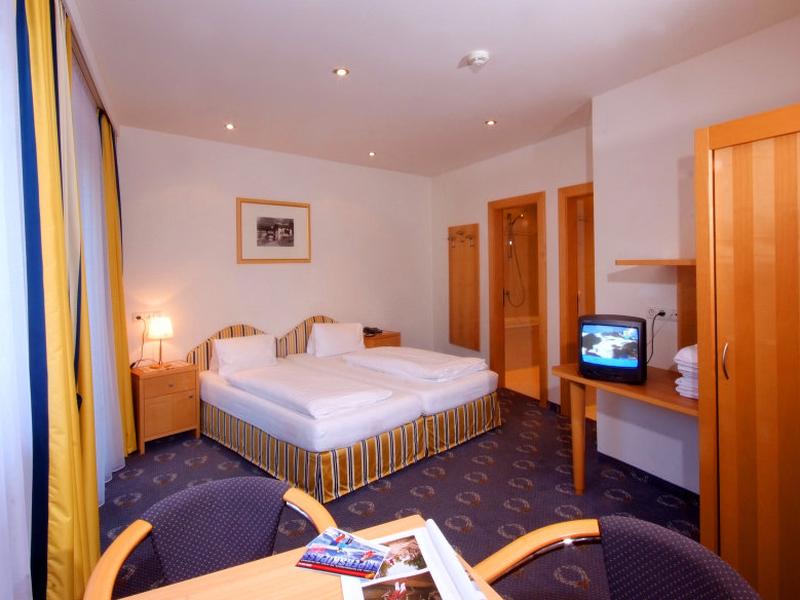 B102F0CE1D2AC3509E743192D15EC70A