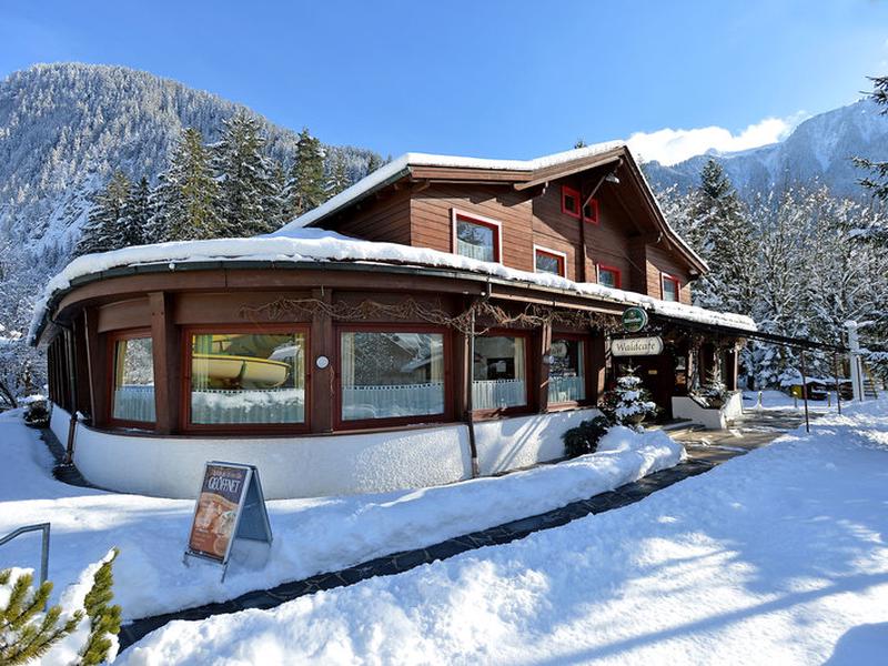 5E976055C72C5845924B66F175F703A9