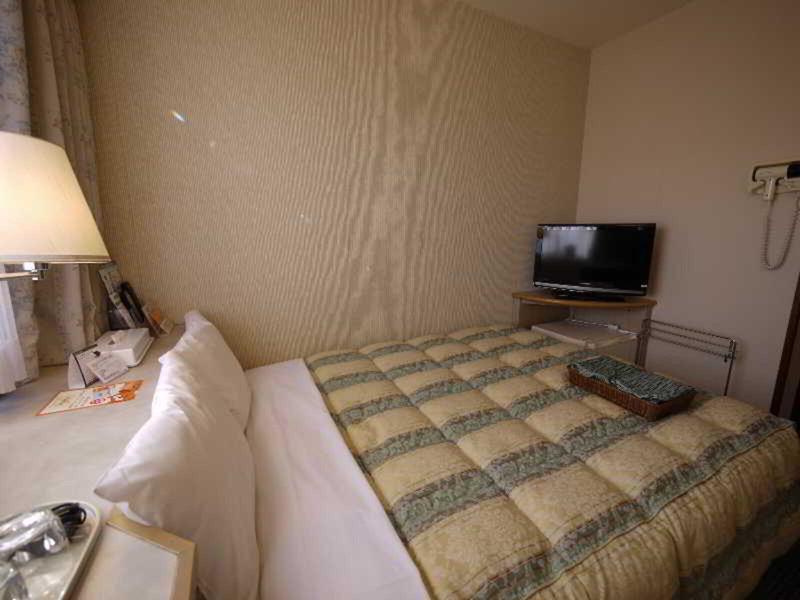 31E7DB85561AA8F066A886AE035AFA0C