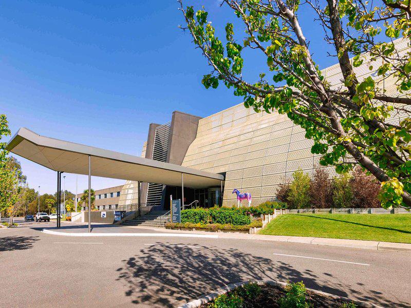 2420EF5561F052677B64EFE53B435E88