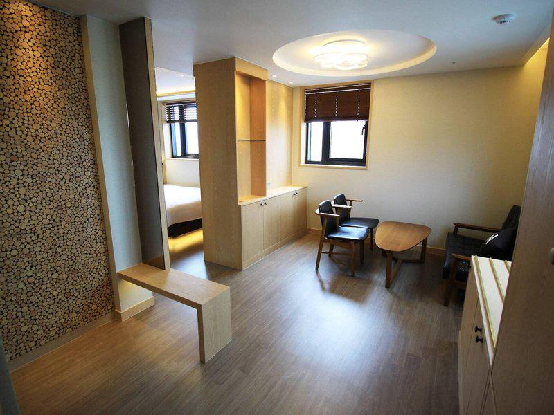 F6238CDEB29BA08BE43F8D9215DE8BC6