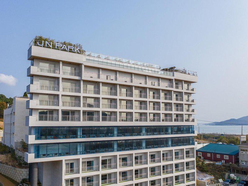 82F281CC32849D272A1EEB75D547F953