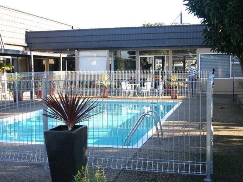 66F033E0A1BC57F2792AA84E92374CFB