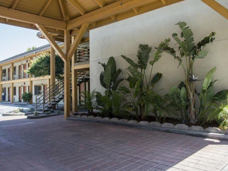 F5A881D9054914C453FAE4BBB8C2804A