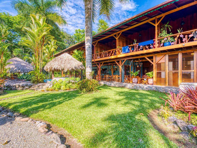 E5B1B1544A44BC95999326D582385DBA