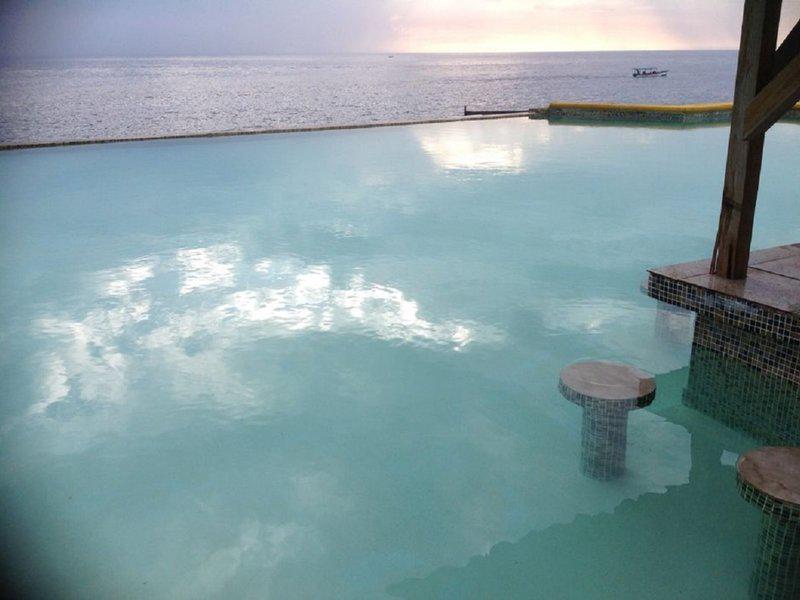 1C3AA0541C8EBE4A3086F1F7370D7EDE