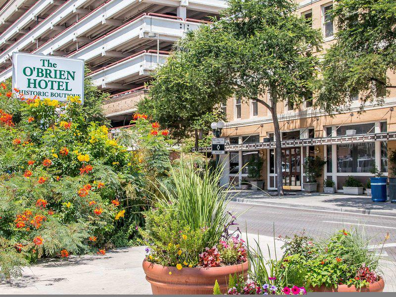 DB355D8DA6E47C06727DEEE01EC22CBC