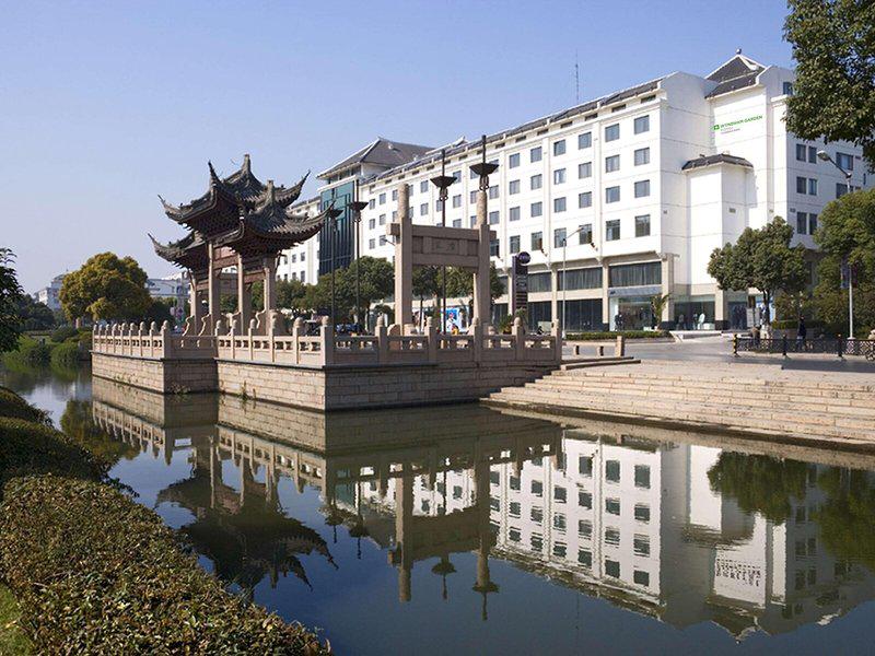 9E7CFE6E03E7B74A9FEAA8B5A7BD4DF2