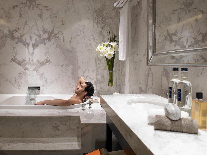 8A42A17B1098C3DFF7919B9139E48E97