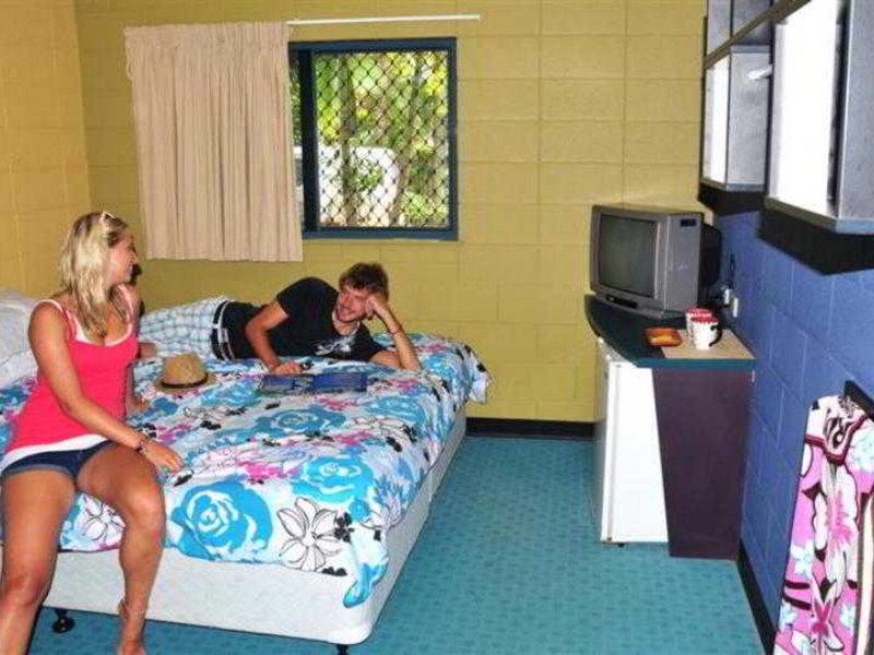 38AE146922F5B78E8A3D198D7F840583