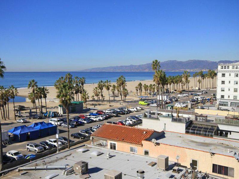 03C9F50FB8D949F285732B8DAAAE2CC8