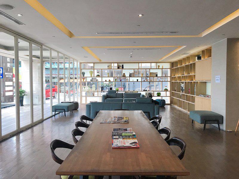 59CB50DA88F42AF1A4C8C6D39F286405