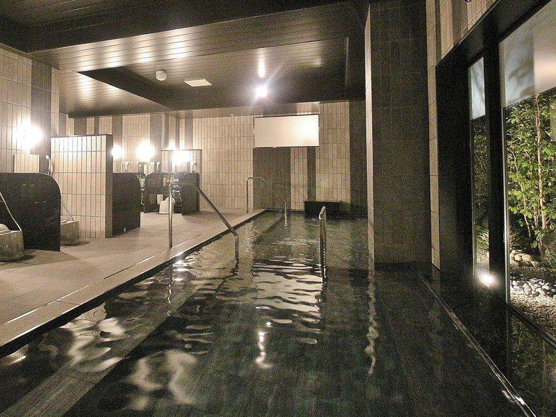 AE09093DA5075E9F52A86E2F40C1026B