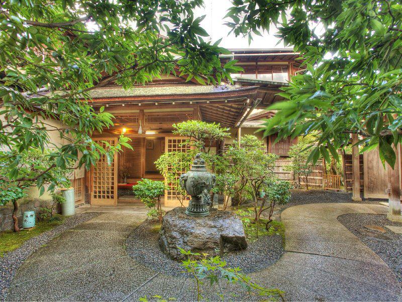 078E2BC25F5C8134FF82142F9F3D35E8