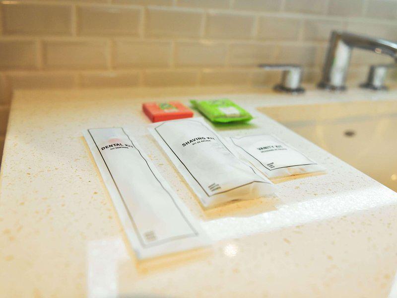 196E21AE08CE99CAC43F15A2FAAF2FB5