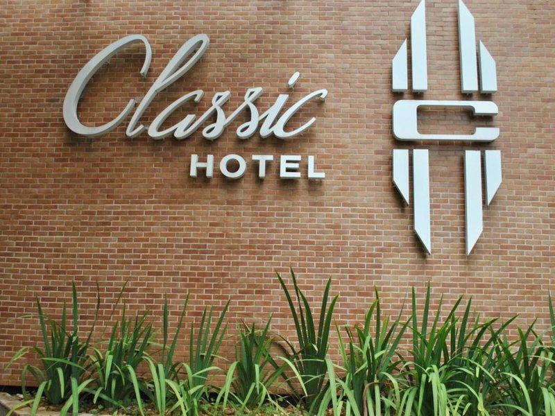 F220CD83BA2C8E1F73582A99236208BA