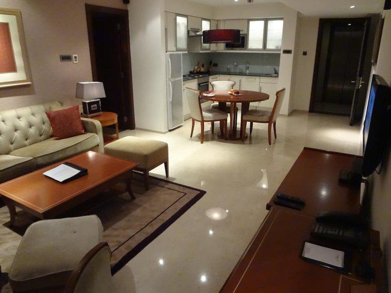 B42D83EE0698E1CD2C57DCFDAA7C81B2