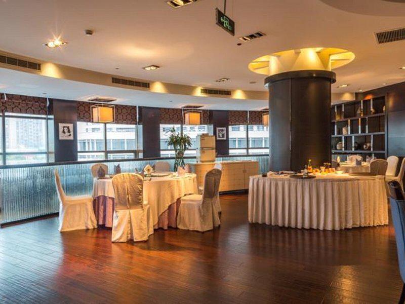 17CCC5676A53DDB3E9F7E3D3E9294D21