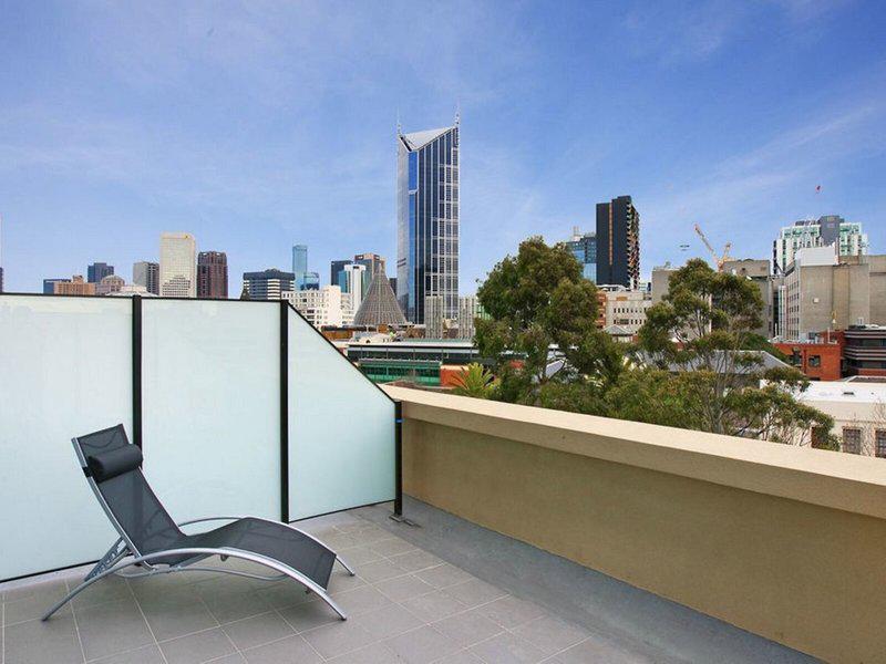 7BD523832372E35E2753B68250A33663