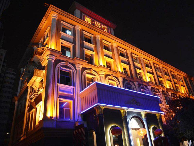 EEF95E43D557736B629E8225DEE5B805