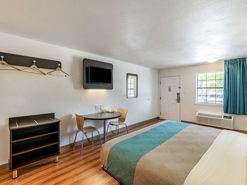 BA2BB14D94C4EF7E1C50CAA6FA1ECF31