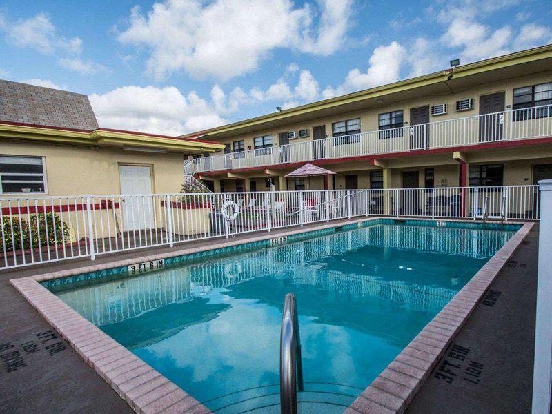 C861CDC8446A100BD1BA39B1232387D8