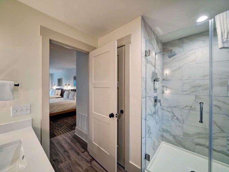 E526F13E0E00F3EE8211074F75BE7819