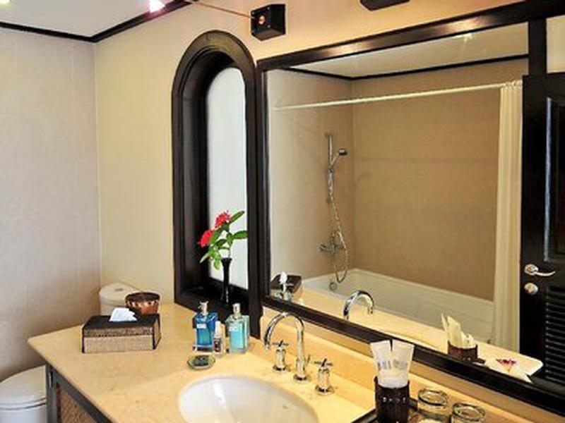 30DB468A27811D3923E6E0AB7EF02805