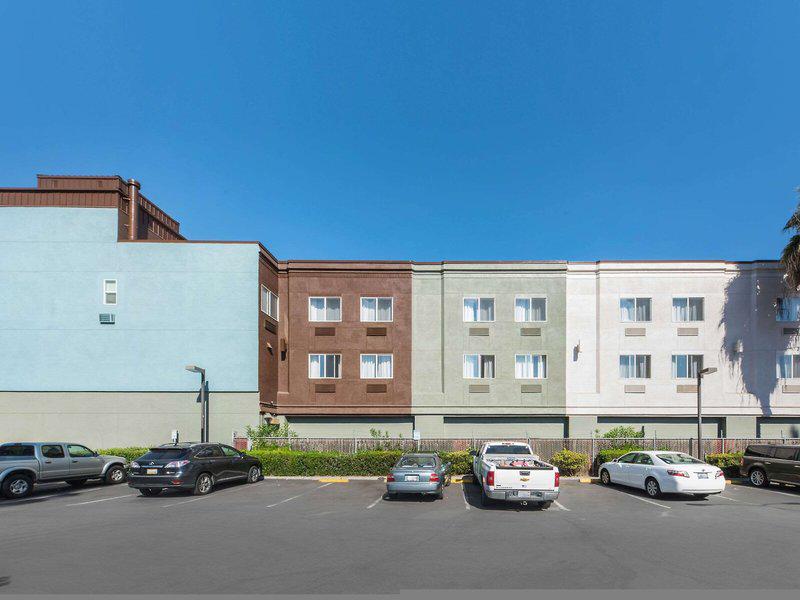 00405A880D65038BA60A80B546E763C8