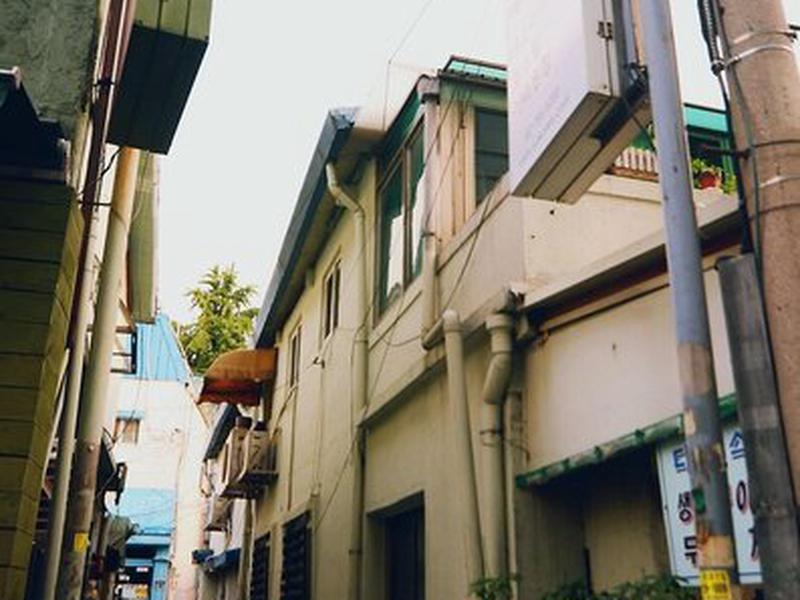 ED9EE814C82BA99AA504D1AFB9C54B56