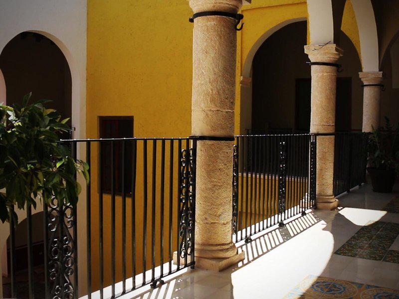 77A94CE03119633B1E8AA0E6E1A14A70