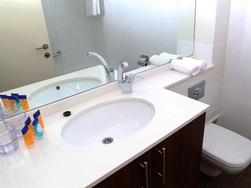 FADC429D615E74E1ED71F7F0E8D59579