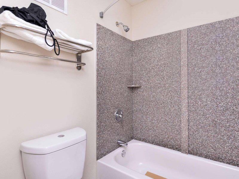 D50E52E5695E8D802CFA387EEFA3F210