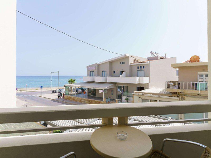 F10841EAE14FD7578554B2A122CDE830