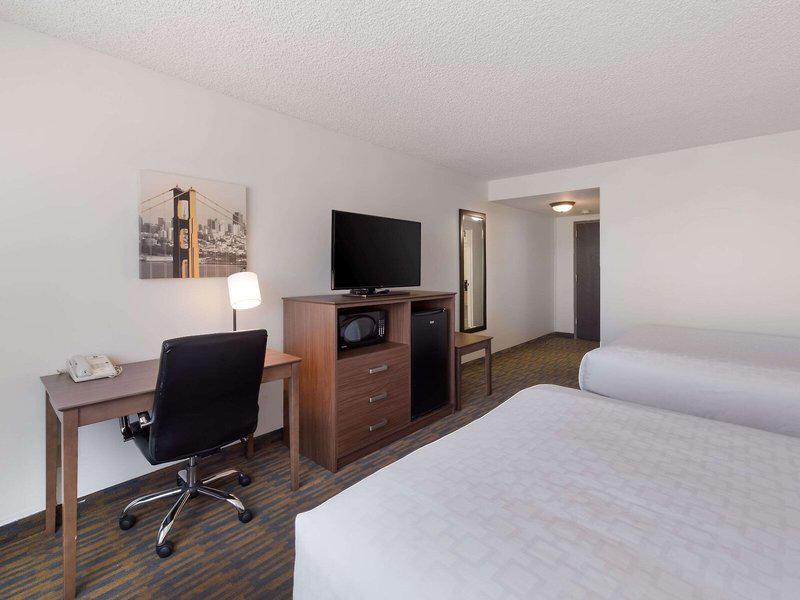 00B747A7F73DAE947AF66DD88642E1F6