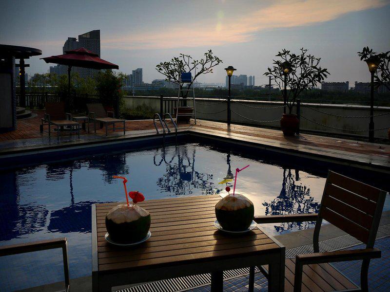 7AE2448C6F119003F73B0B57ADA7893E