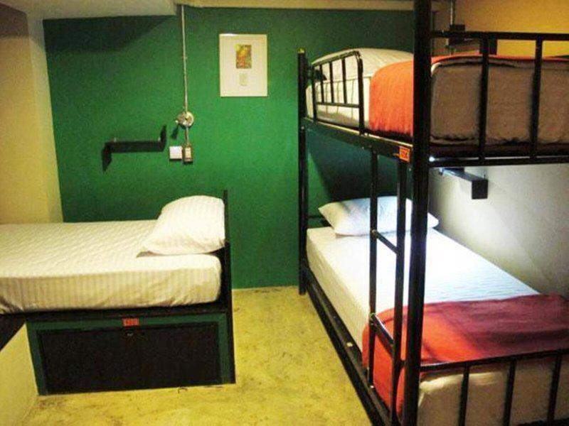 C7C6FA849E59A6DEAAD9F1823C28491B