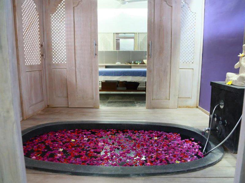 F0A6F3913BF024C185E1F7B5AEC38EAA