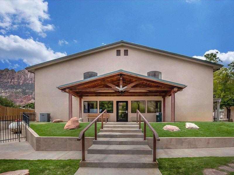 E5C2A1EF85B0743A3BB9064C03E0C98C