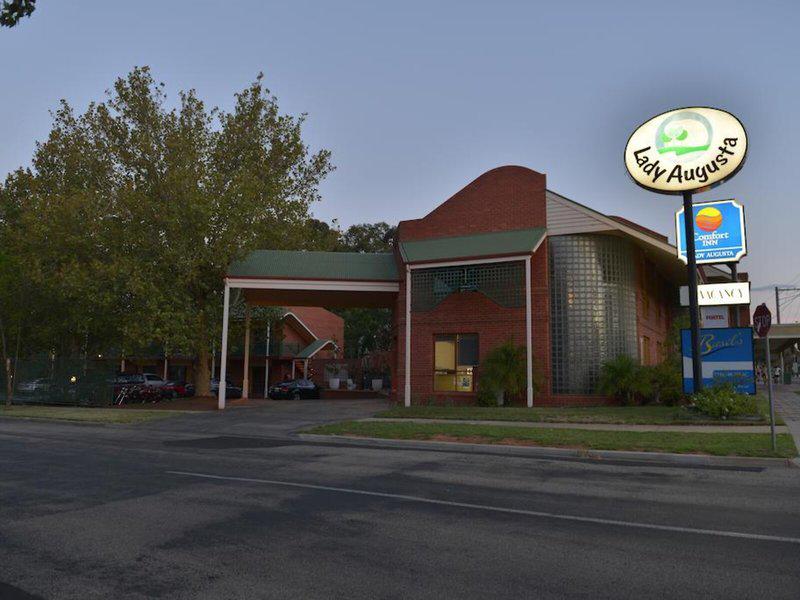 9C51FAAA6A48DDFA43A9587A334E8371