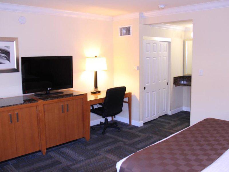 3D1482F0A2311B457ACA92E8488E607C