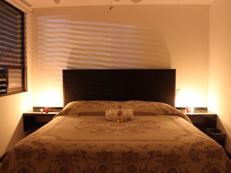 656BB5FB494A5D49C25C0AAF2D13524B