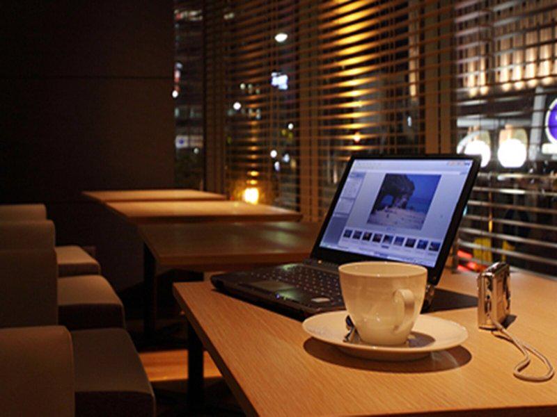 F21088A7CF9274B4795F8E7C1E1D2040