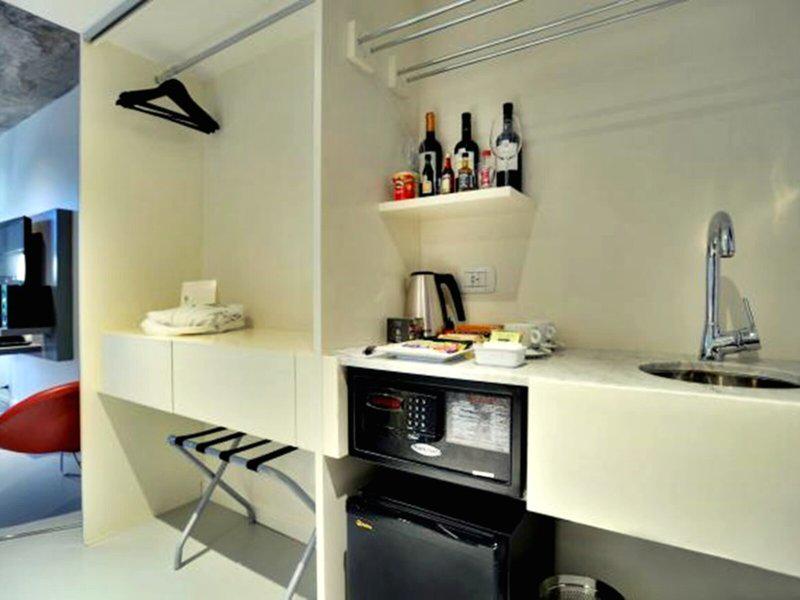 11F88F4913C3F8D82E288C005A1ECF27