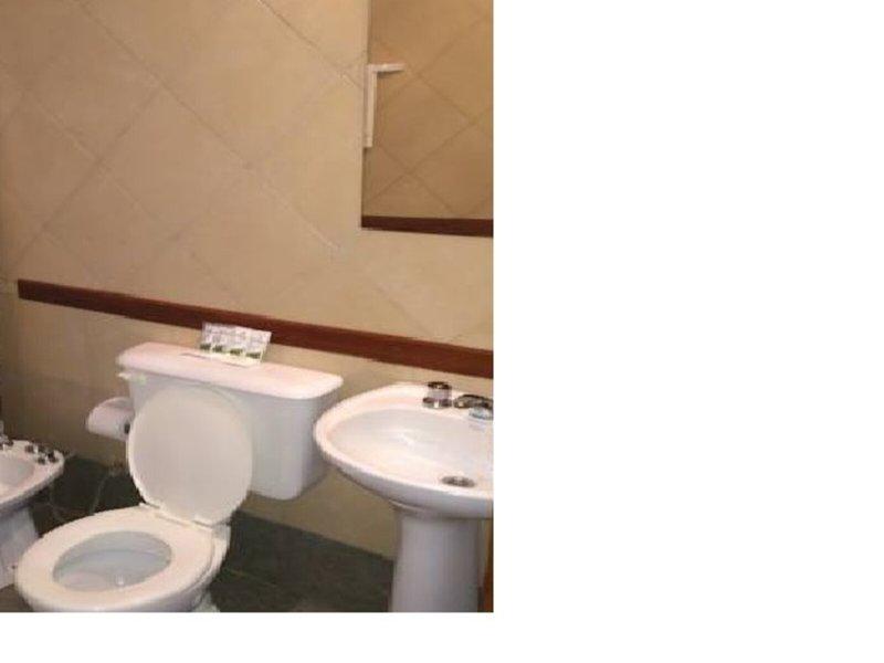 C3B77BC129E76B6558AF0B4EC55994A4