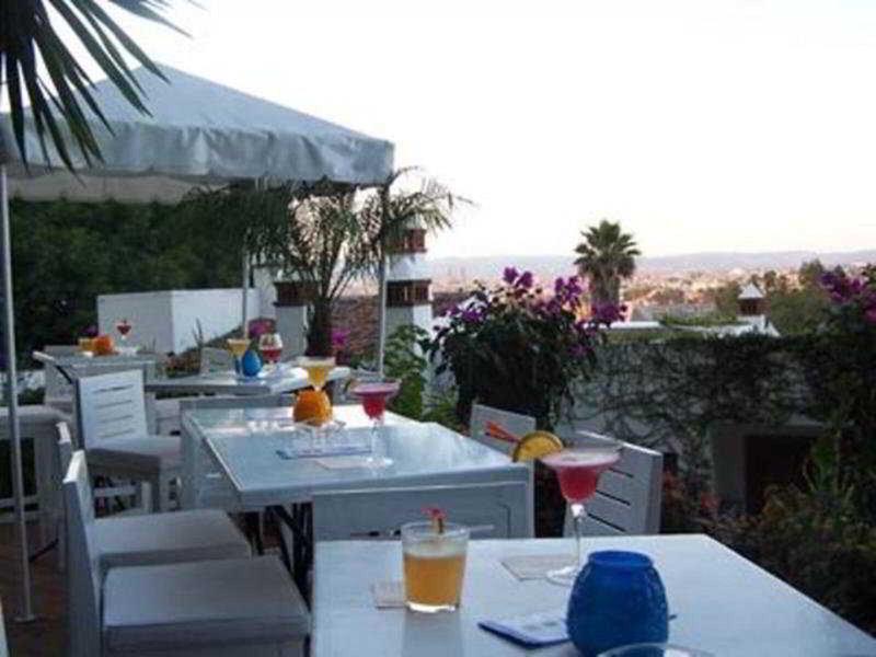 2F98905CDCB27D03F3012AF519C6B53D