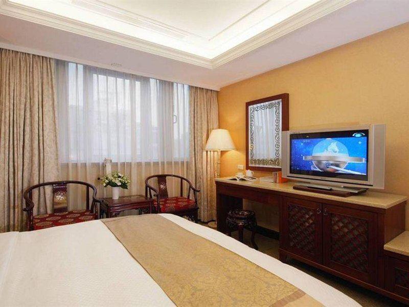 2270D6BC35982570A9928EF968AB2AF4