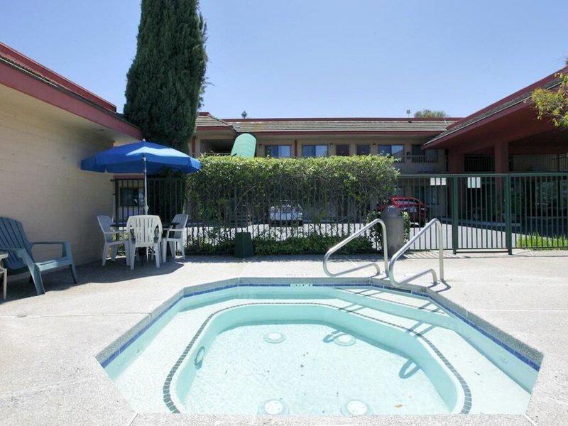 86C0EC224F977B856758BB9A6CB12D28