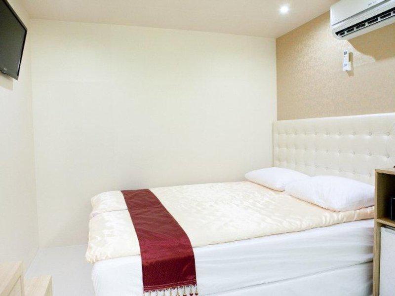 439BFC9EBCB5D930F01A0A3CD3170BD7